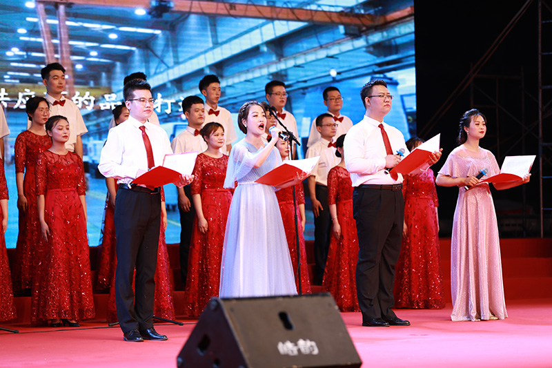 151655258391490083.jpg 朗誦節(jié)目《向集團(tuán)報告》參加文藝匯演,為黨慶生.jpg